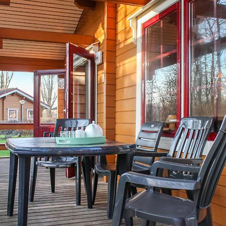 Awesome Home In Gramsbergen With Kitchen Bagian luar foto
